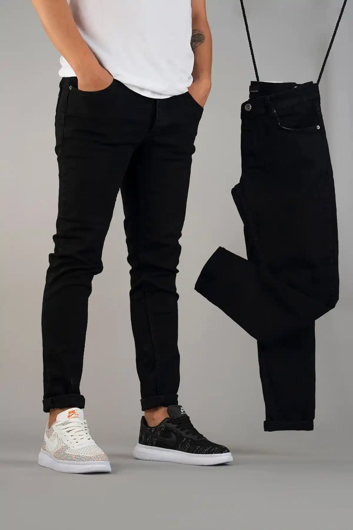 Erkek Slim Fit Likralı Siyah ve Füme Kot Pantolon Karşılaştırması