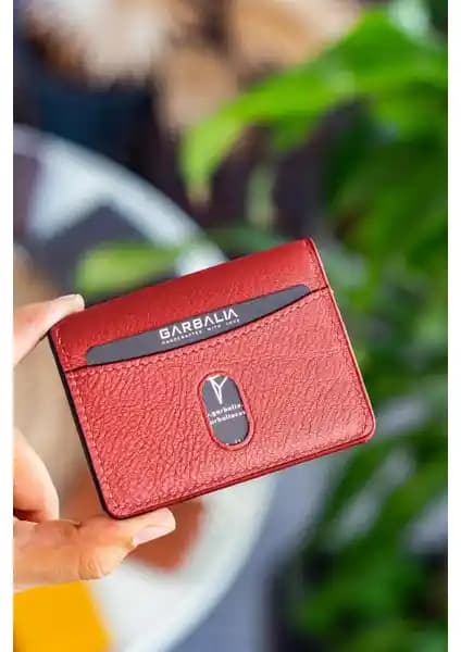 Garbalia Nahita ve Vera Deri Kartlık Modellerinin Detaylı Karşılaştırması