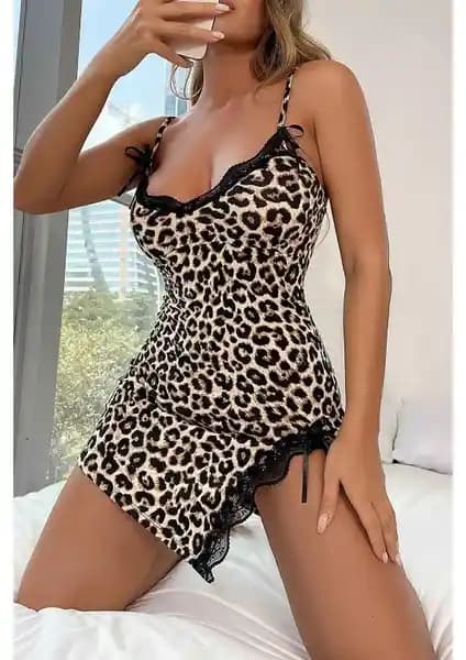 İki Farklı Gecelik Ürünü Karşılaştırması: Kumaş, Tasarım ve Kullanıcı Yorumları