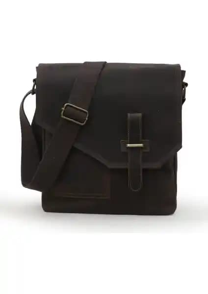 İki Farklı Postacı Çanta Modelinin Malzeme, Tasarım ve Kullanım Özellikleri