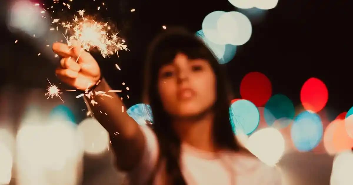 14 Yaş Genç Kızlar İçin Siyah Elbise Seçenekleri ve Trendler