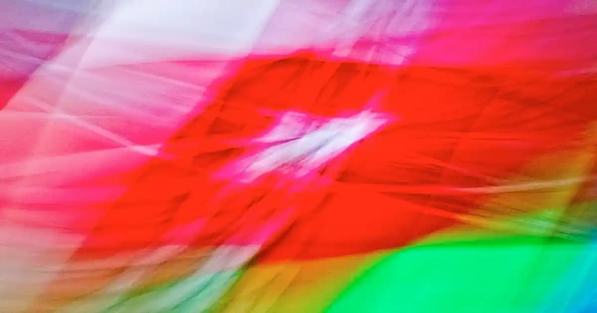 Açık Mavi Tişört: Günlük ve Şık Kullanım İçin Zamansız Moda Parçası