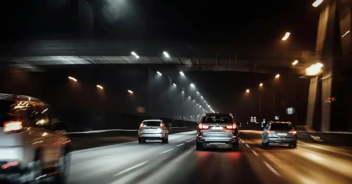 Bebek Mom Jean Modelleri ve Kombinasyonlarıyla Günlük Şıklık Rehberi