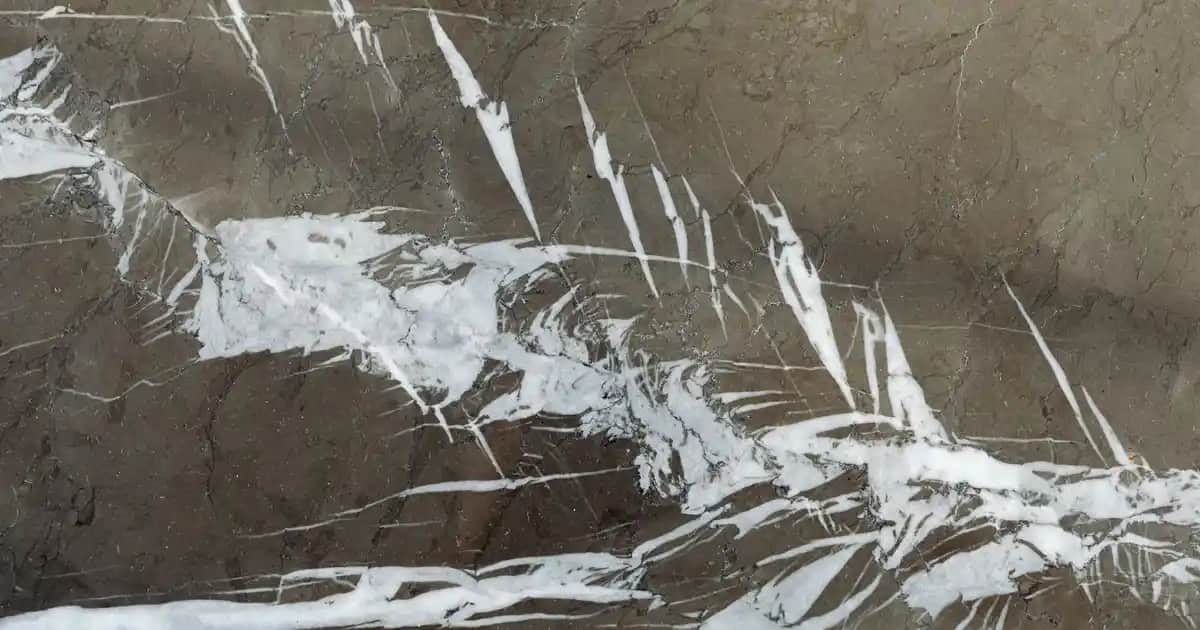 Bol Keten Erkek Pantolonları: Yaz Aylarında Rahatlık ve Şıklık İçin En İyi Seçenekler