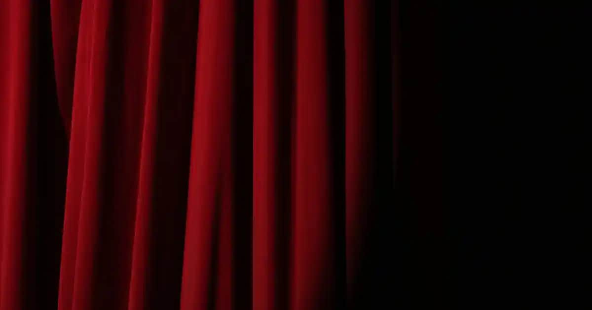 Buz Mavisi Kot Pantolonlar ile Şık ve Rahat Giyim Trendleri 2023