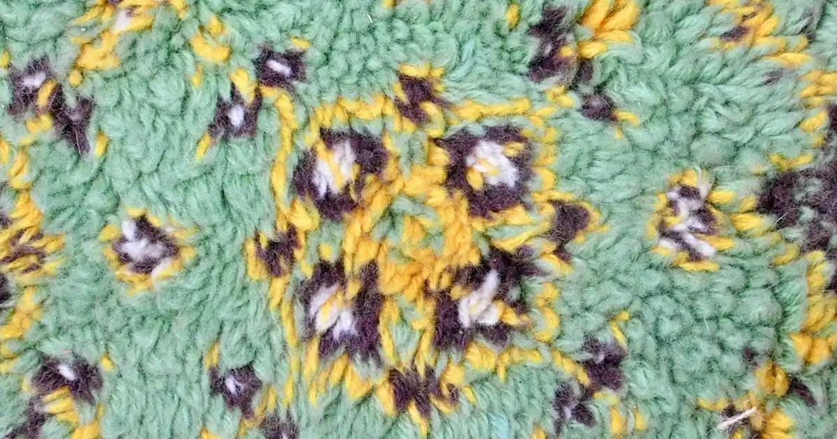 Denim Etekler: Moda Trendleri ve Çok Yönlü Kombinasyon İpuçları