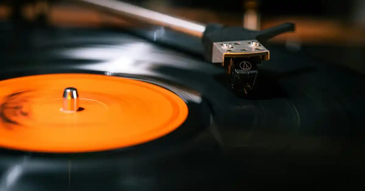 Denim Mini Etekler: Moda Trendleri ve Kombin İpuçlarıyla Şıklığınızı Yansıtın