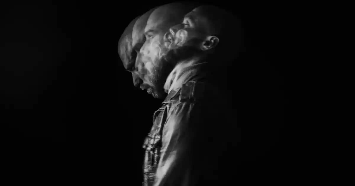 Denim Trençkot: Moda ve Fonksiyonelliğin Bir Arada Olduğu Güncel Kıyafet Seçeneği