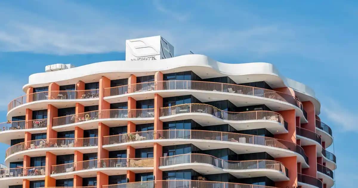 Erkek Çizgili Kazaklar: Şıklık ve Rahatlığın Modern Yansıması