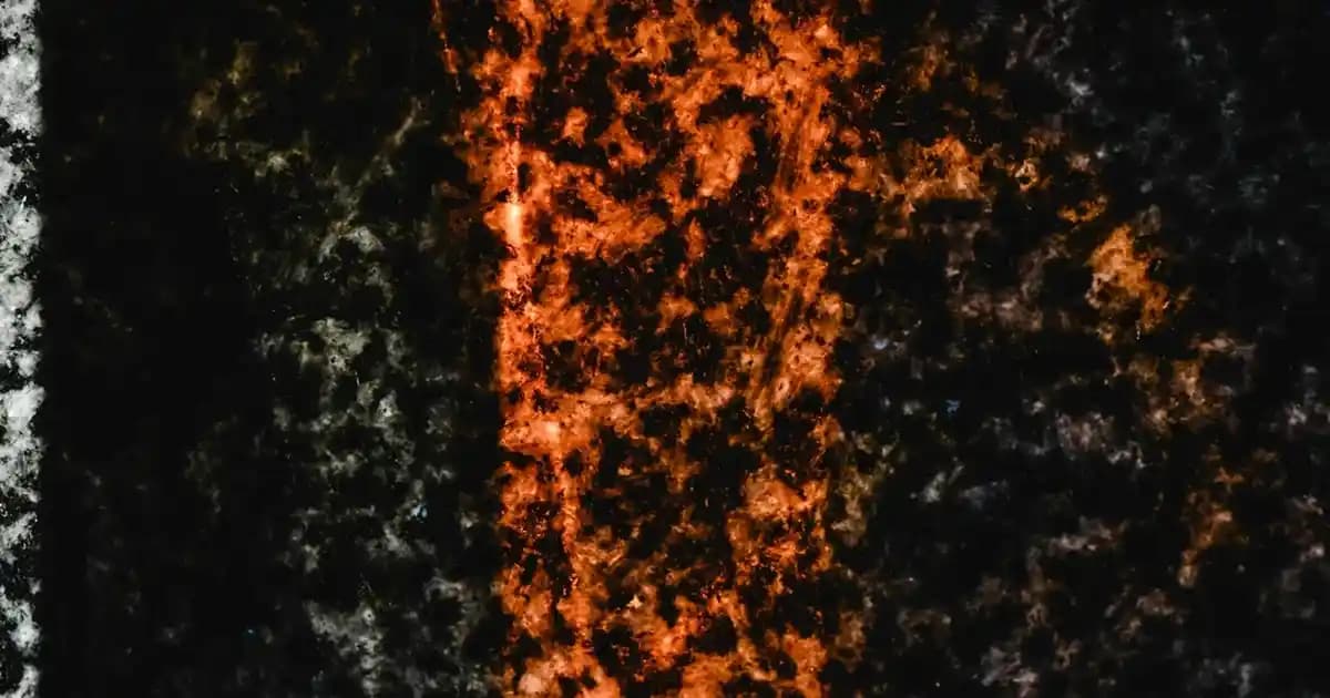 Erkek Lacivert Kumaş Pantolonlarıyla Şıklık ve Konforu Bir Arada Yakalayın