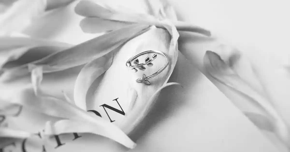 Erkek Nişan Elbisesi Seçerken Dikkat Edilmesi Gerekenler ve Trendler