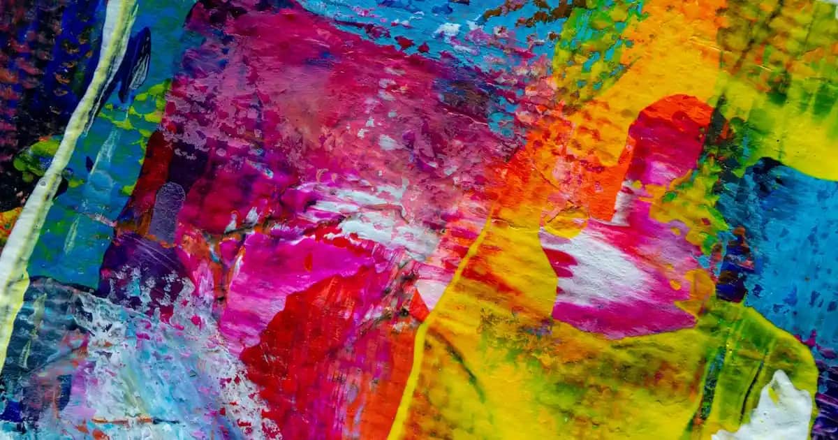 Erkek V Yaka Kazaklar: Şıklık ve Konforu Bir Arada Sunan Klasik Parça