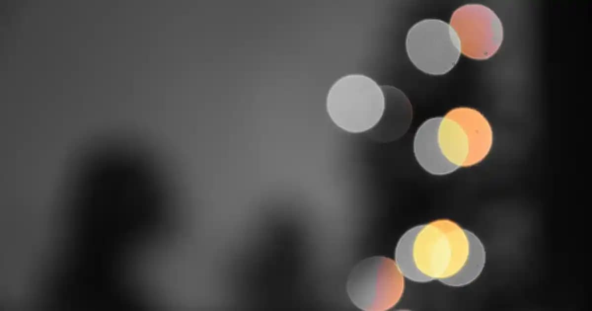 Gri Bluz Modelleri ve Stil Önerileri: Günlük ve Resmi Kombinler İçin Rehber