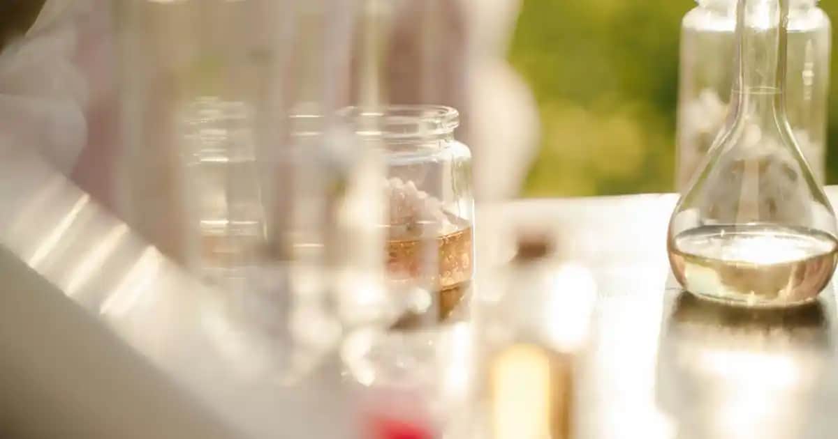 Kadınlar İçin Denim Ceketler: Moda ve İşlevselliğin Buluştuğu Güncel Trendler ve Seçim Rehberi