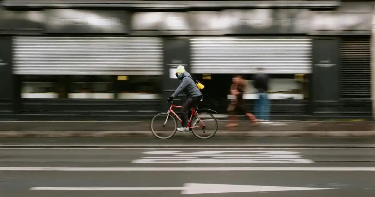 Kadınlar İçin Süet Montlar: Şıklık ve Fonksiyonelliği Bir Arada Sunan Trend Parçalar