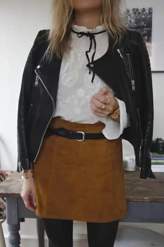 Kahverengi Mini Eteklerle Şık ve Rahat Kombinasyon Önerileri 2023