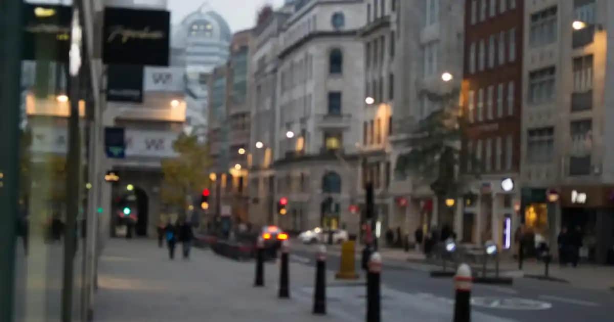 Kışlık Erkek Kazakları: Trendler, Malzeme Seçenekleri ve Stil İpuçları