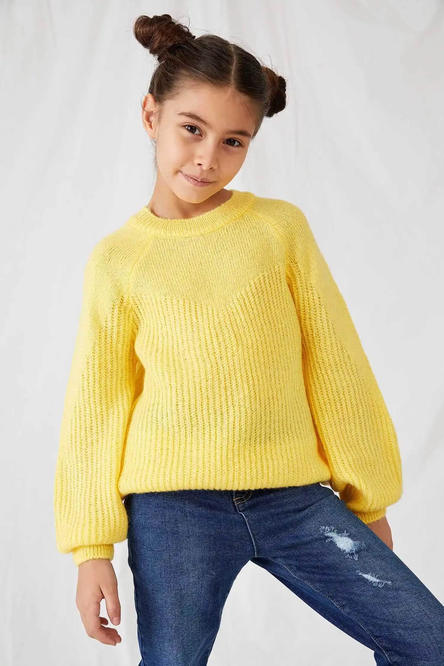 Kız Çocuk Kazak Modelleri: Trendler, Seçim İpuçları ve Stil Önerileri