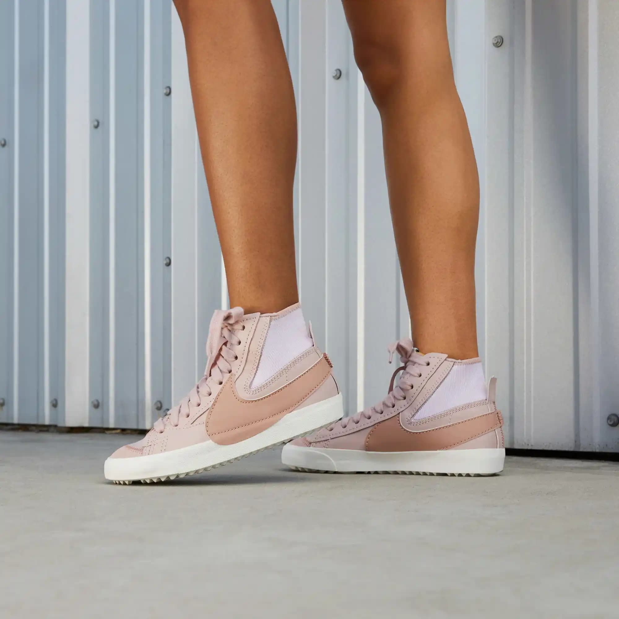 Nike Blazer Pembe Modelleriyle Tarzınızı Yansıtın Güncel Moda Trendleri