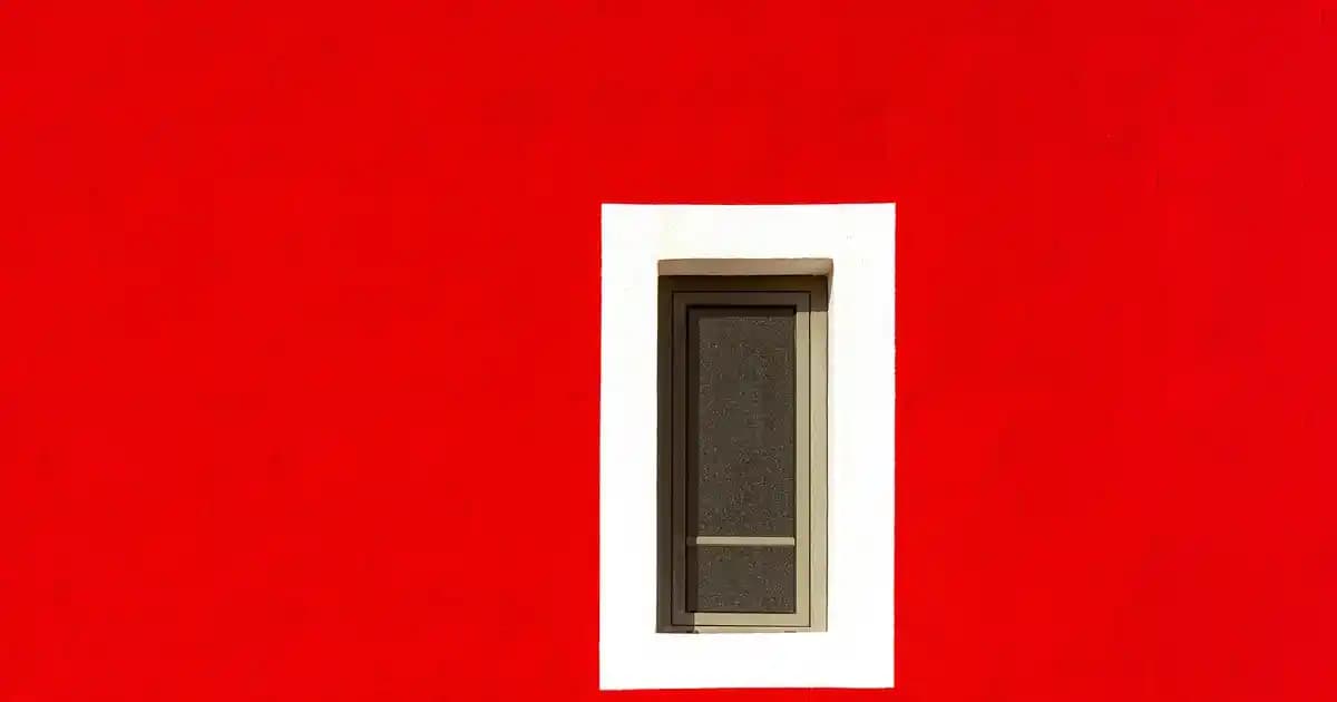 Oversize Triko Kazaklar: Rahat ve Şık Görünmenin Güncel Trendleri ve Stil Önerileri