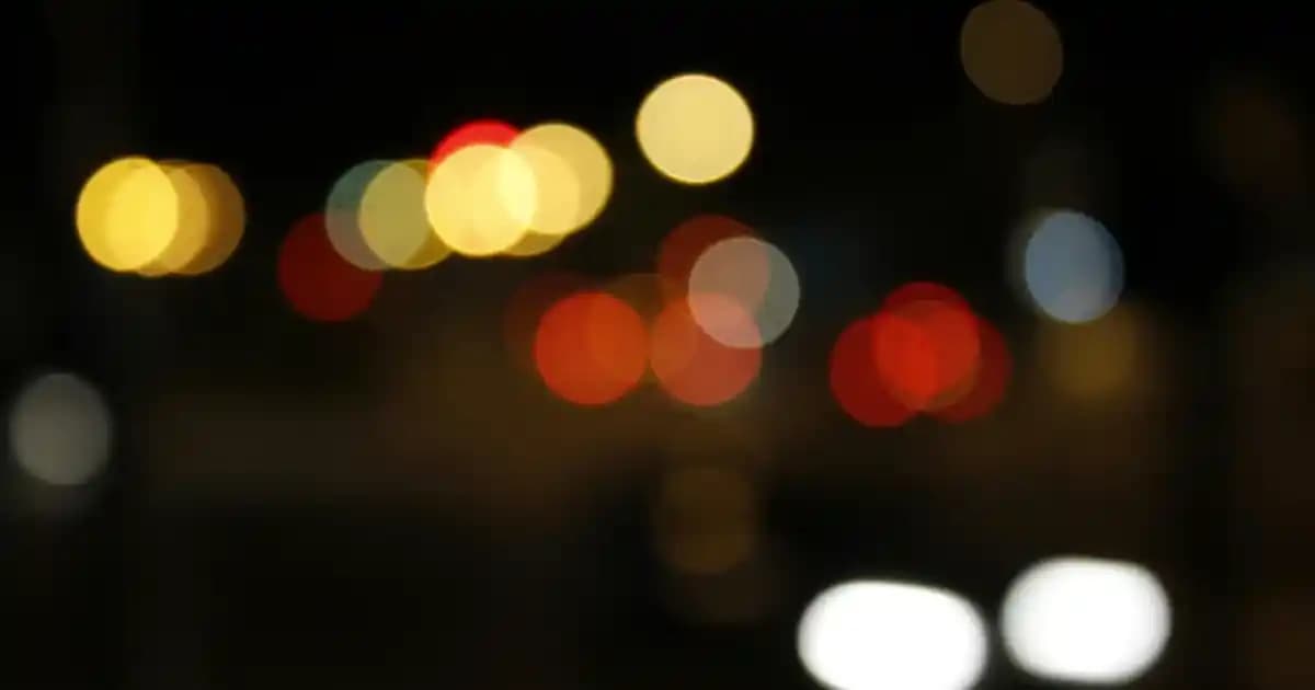 Sırt Dekolteli Elbiseler: Modern Şıklığın ve Zarafetin Güncel Trendleri