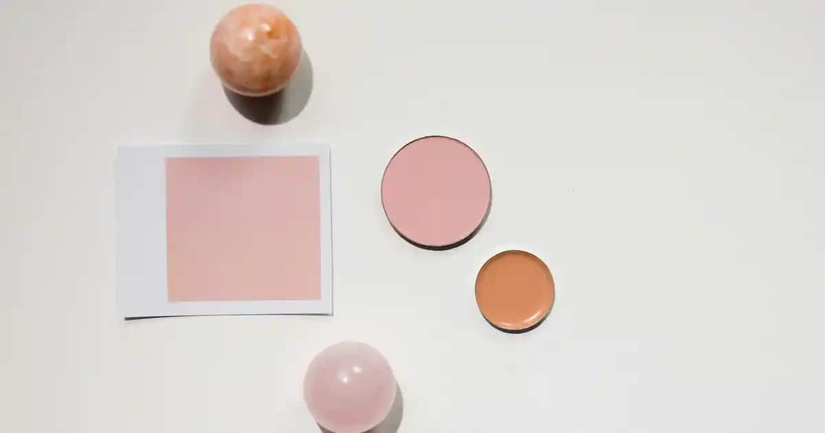 Siyah Erkek Kazaklar: Çok Yönlü Modeller ve Kombinasyon İpuçları