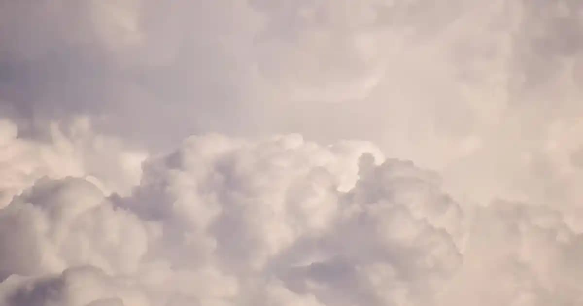 Su Geçirmez Şişme Montlar: Modern Tasarım ve Fonksiyonellik Bir Arada