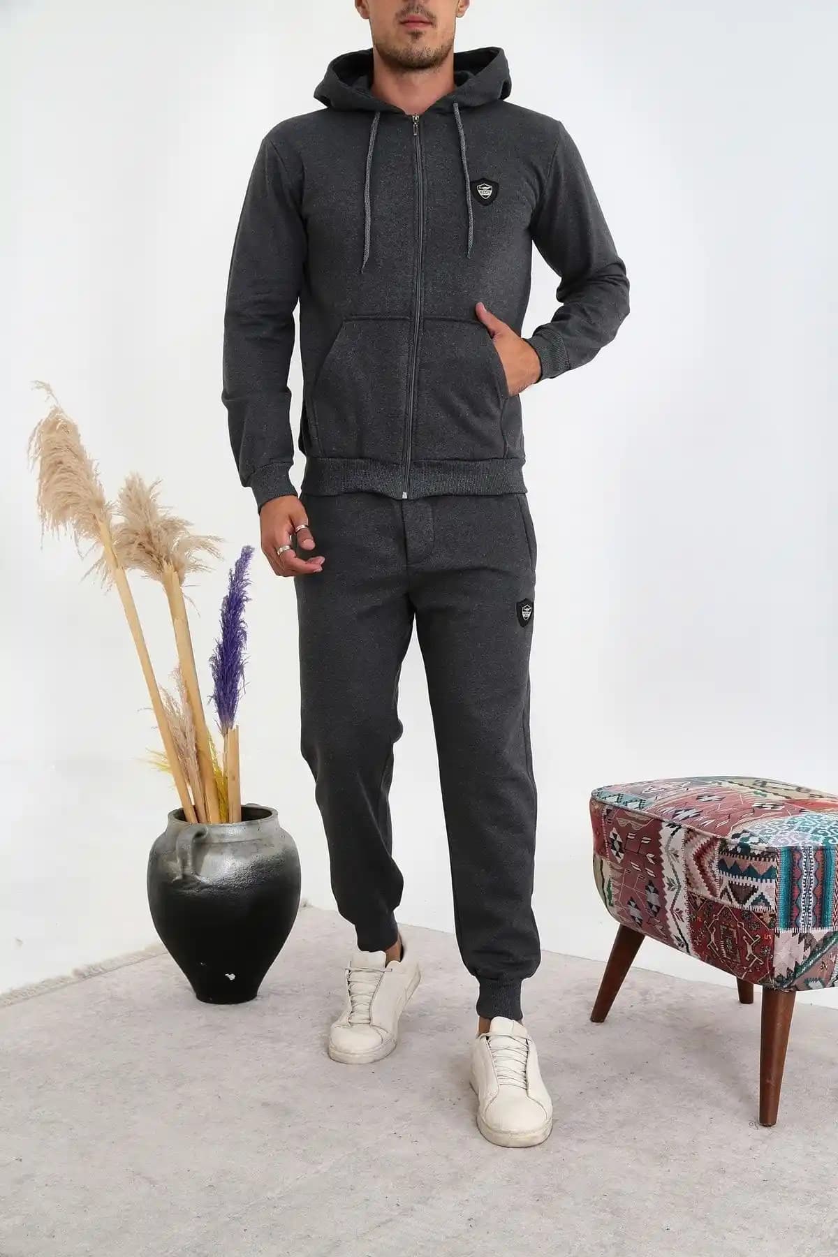 Üç İplik Erkek Eşofman Takımı Seçerken Dikkat Edilmesi Gerekenler ve Trendler