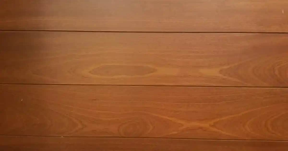 Zara Taşlı Kot Pantolonları ile Şıklık ve Konforu Bir Arada Yakalayın