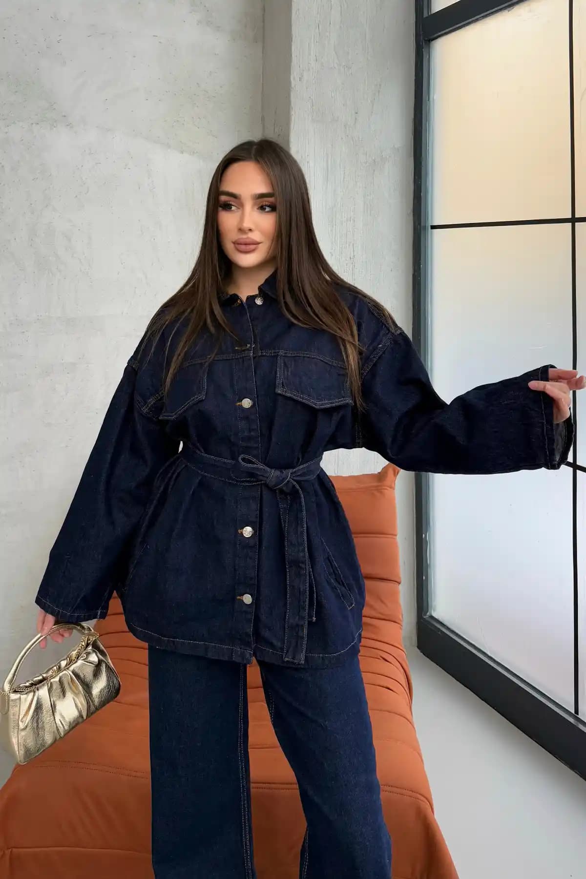 ASEDE Cep Detaylı Lacivert Denim Takım Modern ve Rahat Tasarımıyla Günlük Kullanım İçin Uygun