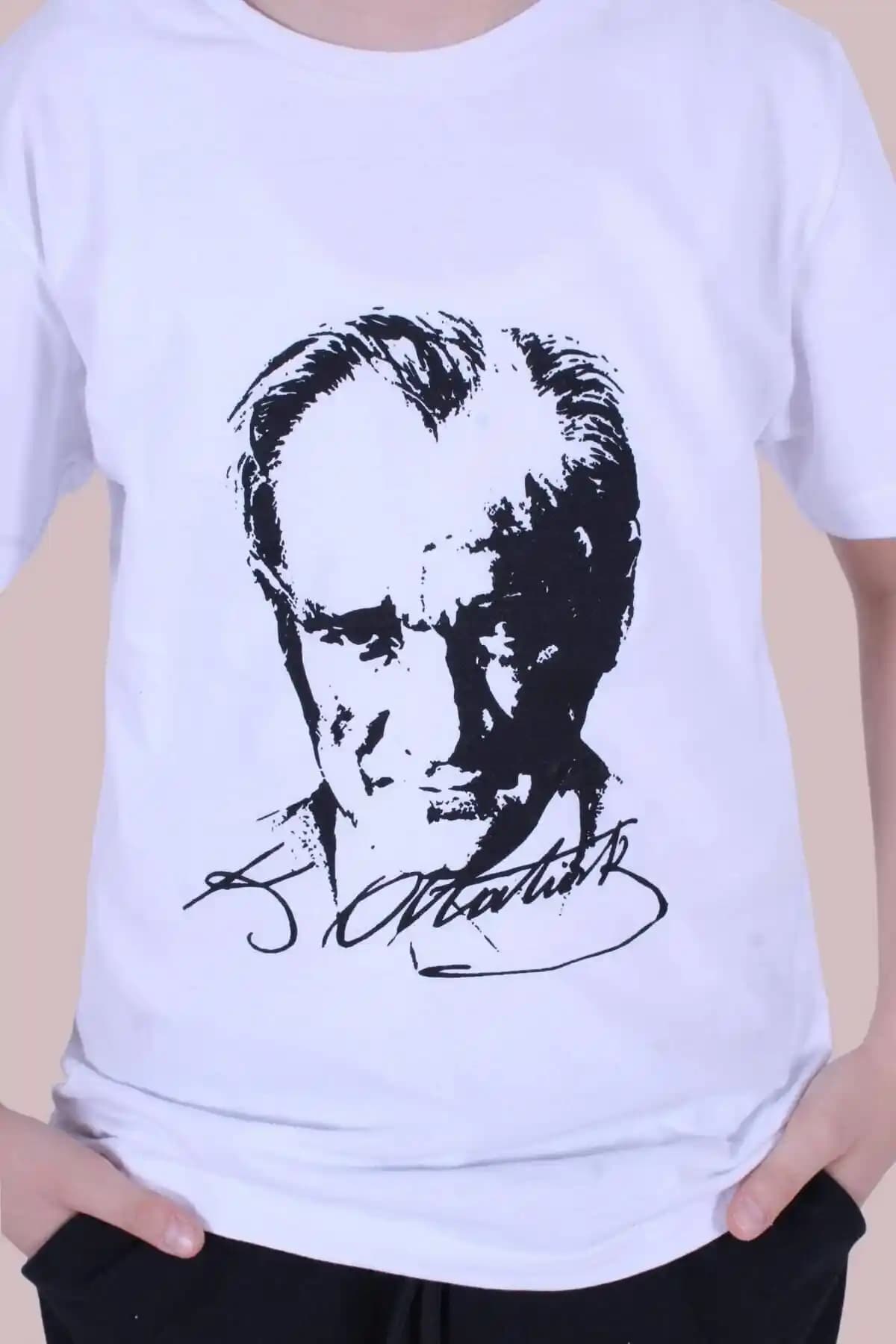 Atatürk Baskılı Unisex T-shirt İncelemesi: Modern ve Rahat Günlük Giyim Seçeneği