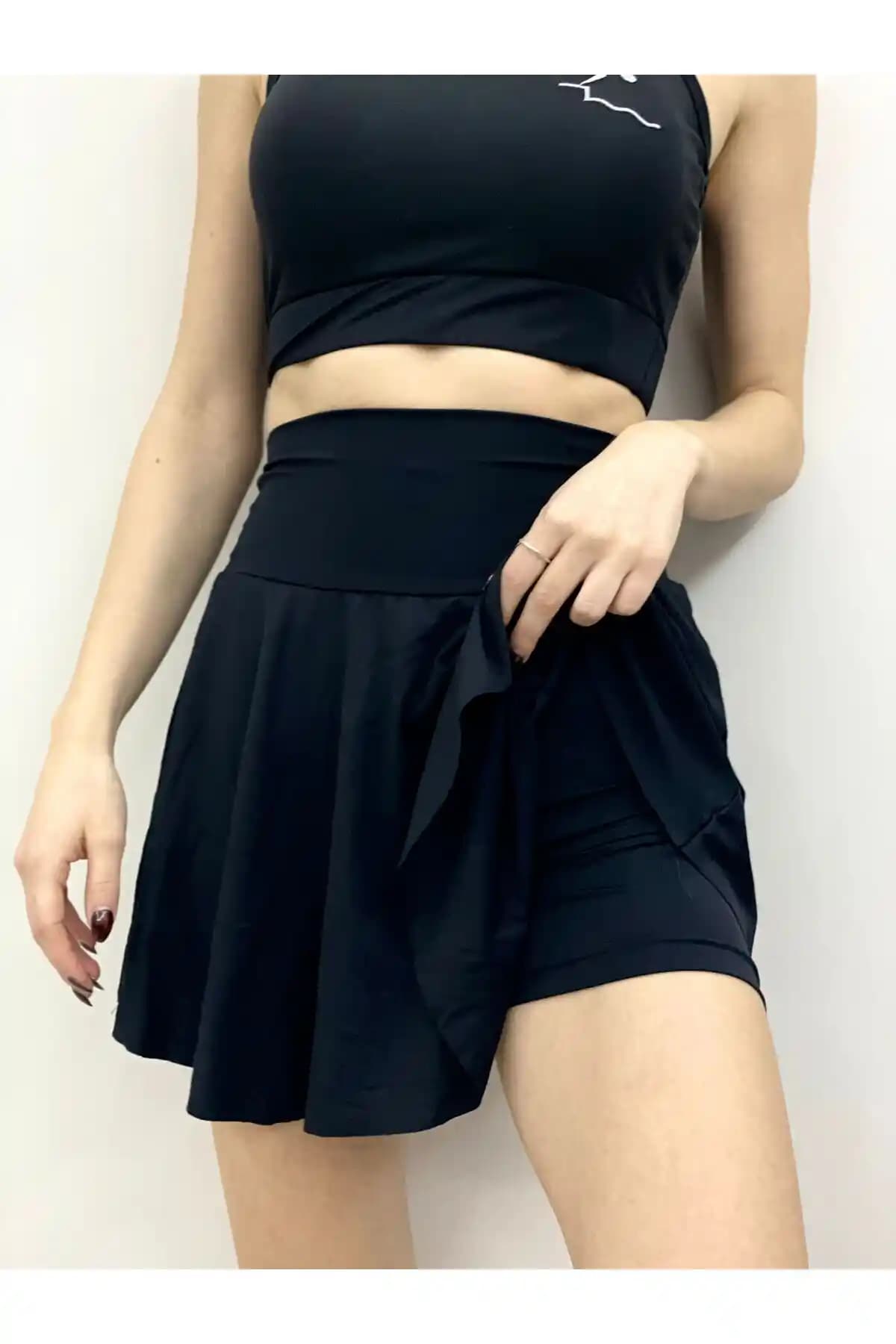 BCFSWİMSPORTS Erkiliç 2011 Siyah Yüksek Bel Şortlu Etek Spor ve Plaj İçin Modern ve Fonksiyonel Tasarım