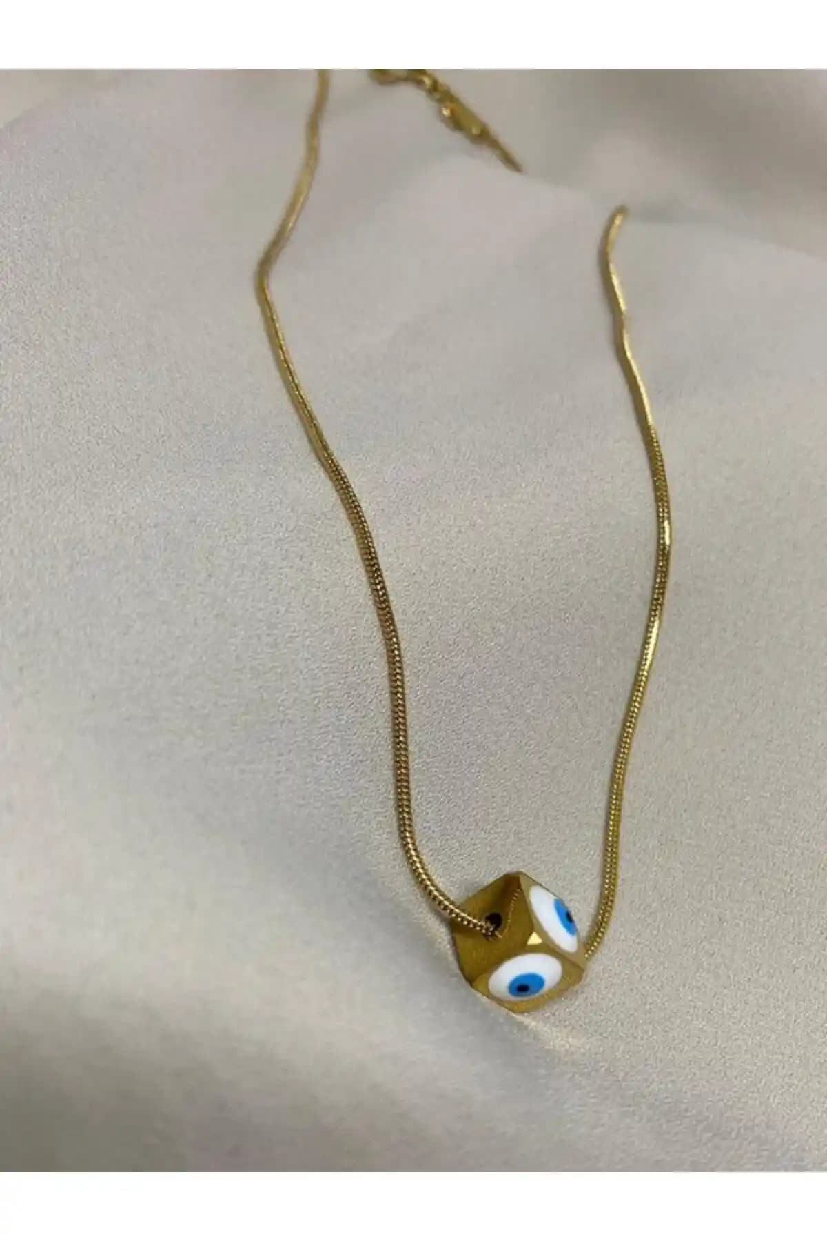 Dalya Atelier Nazar Boncuklu Çelik Kolye: Estetik ve Dayanıklılığı Bir Arada Sunan Tasarım