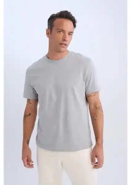 DeFacto %100 Pamuk Regular Fit Bisiklet Yaka Tişört İnceleme ve Kullanım Önerileri