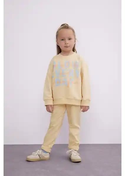 DeFacto Kız Bebek 2'li Takım: Rahat ve Şık Günlük Giyim Seçeneği