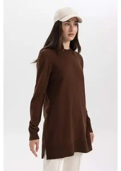 DeFacto Regular Fit Bisiklet Yaka Tunik H3431AZ23WN: Şık ve Konforlu Kadın Tunik Seçenekleri