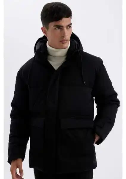 DeFacto Slim Fit Dar Kesim Astarlı Kapüşonlu Fermuarlı Kışlık Mont İnceleme ve Özellikleri