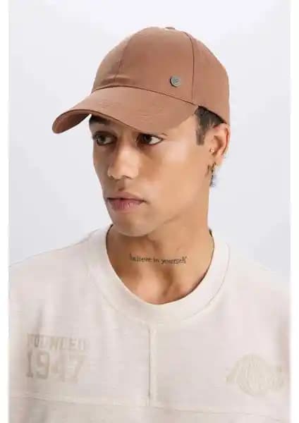 DeFacto ve Voilove Erkek Şapkaları Karşılaştırması: Malzeme, Tasarım ve Kullanıcı Yorumları