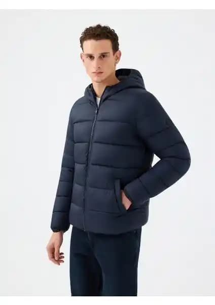 Erkek Mont Seçiminde Dikkat Edilmesi Gerekenler ve İki Ürün Karşılaştırması