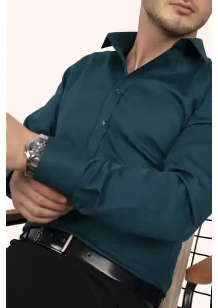 Etikmen Petrol Mavisi Kare Düğmeli Slimfit Erkek Gömlek: Şıklık ve Kalitenin Buluşması