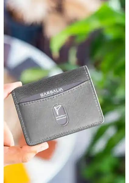 Garbalia Nahita ve Regina Deri Kartlıklar Karşılaştırması: Malzeme, Tasarım ve Kullanıcı Yorumları