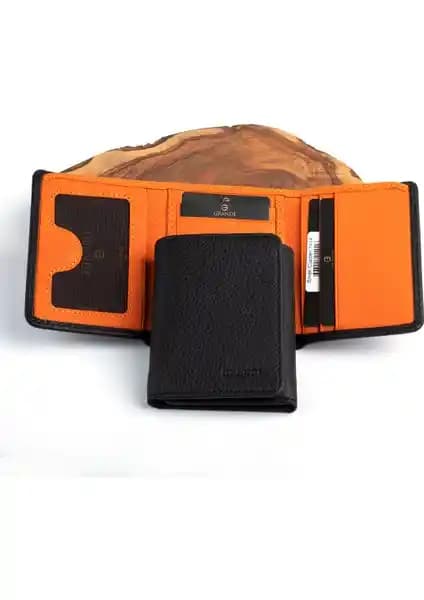 Grande Deri Mıknatıslı ve Westpolo Haki Deri Erkek Cüzdanlarının Karşılaştırması