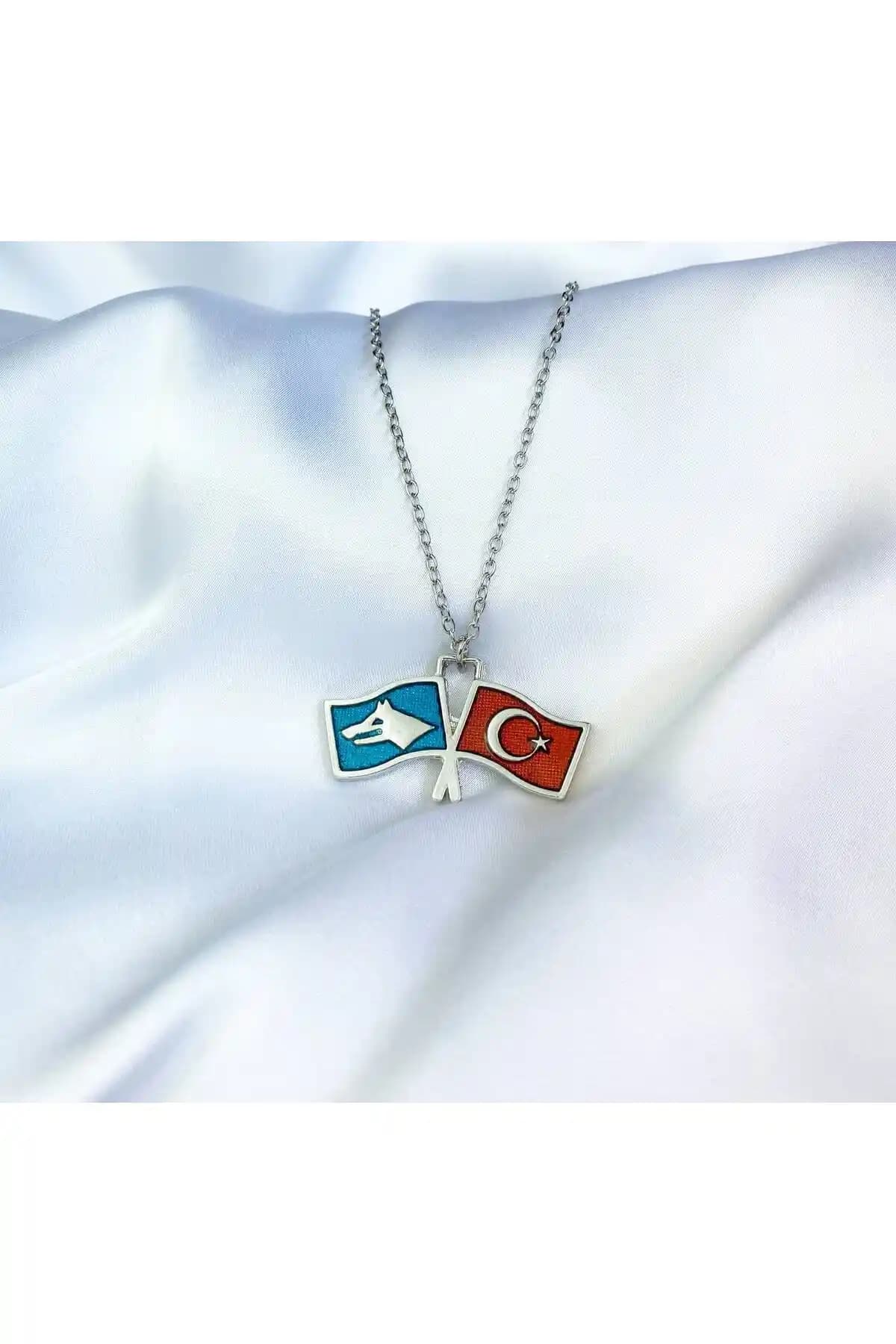 Herşey Nota Türk Bozkurt İkili Bayrak Kolye İncelemesi ve Özellikleri