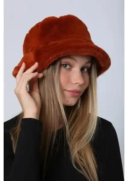 Kadın Şapka Karşılaştırması: Saria Moda ve Ladycolor Modellerinin Özellikleri ve Kullanıcı Yorumları