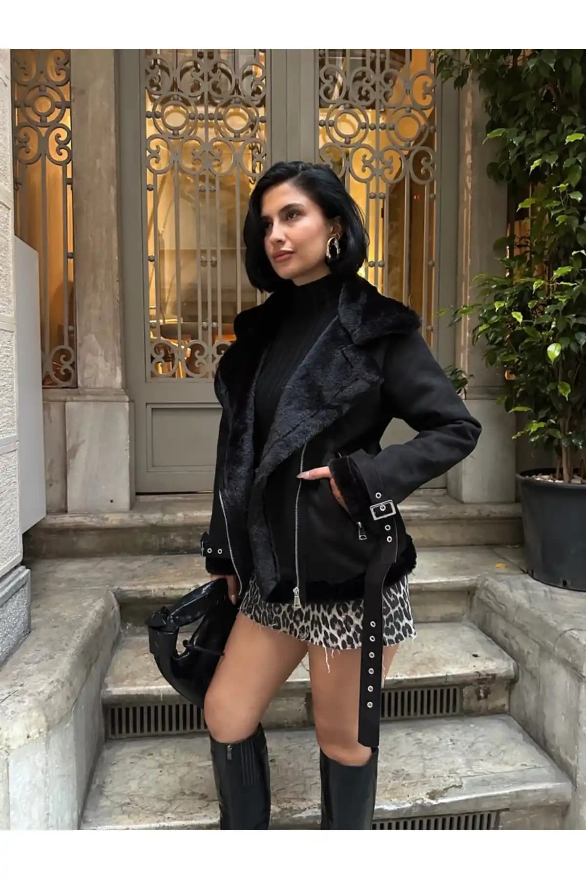 Kadınlar İçin Şık ve Fonksiyonel Süet Mont: Renkli ve Kullanışlı Tasarım