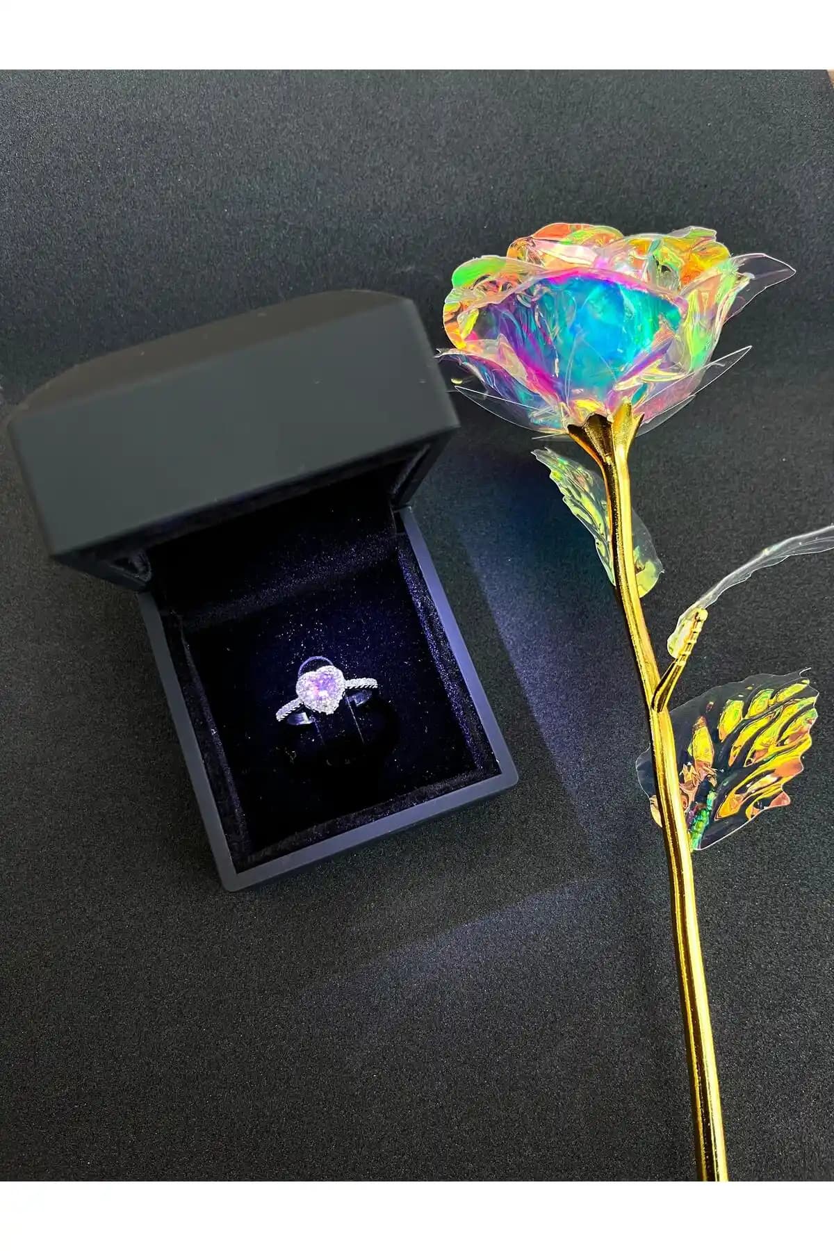 Kadınlar İçin Zarif ve Dayanıklı Kalpli Yüzük Seçenekleri 2023