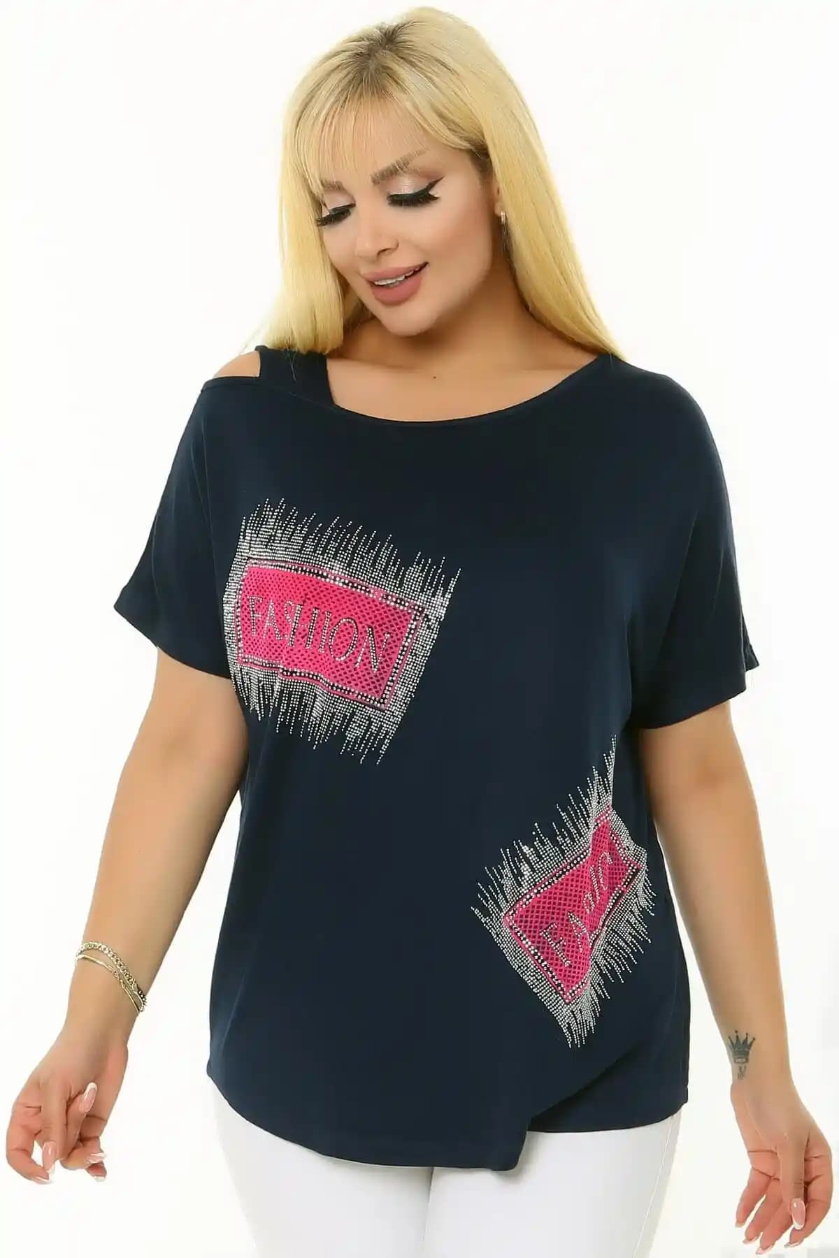 Kheos Kayık Yaka Omzu Pencereli Taş Baskılı Kısa Yarasa Kol Bluz Modern ve Şık Tasarım