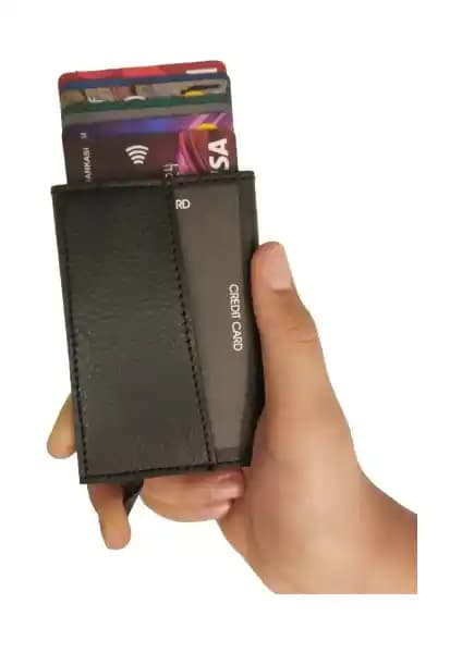 Kredi Kartlık Seçenekleri: Emek Minimalist Secrid ve Karalı Mekanizmalı Akıllı Cüzdan Karşılaştırması