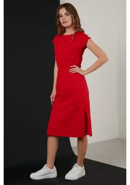 Lela Pamuklu Kısa Kollu Çift Yırtmaçlı Midi Elbise: Günlük Şıklık ve Konforun Buluşması