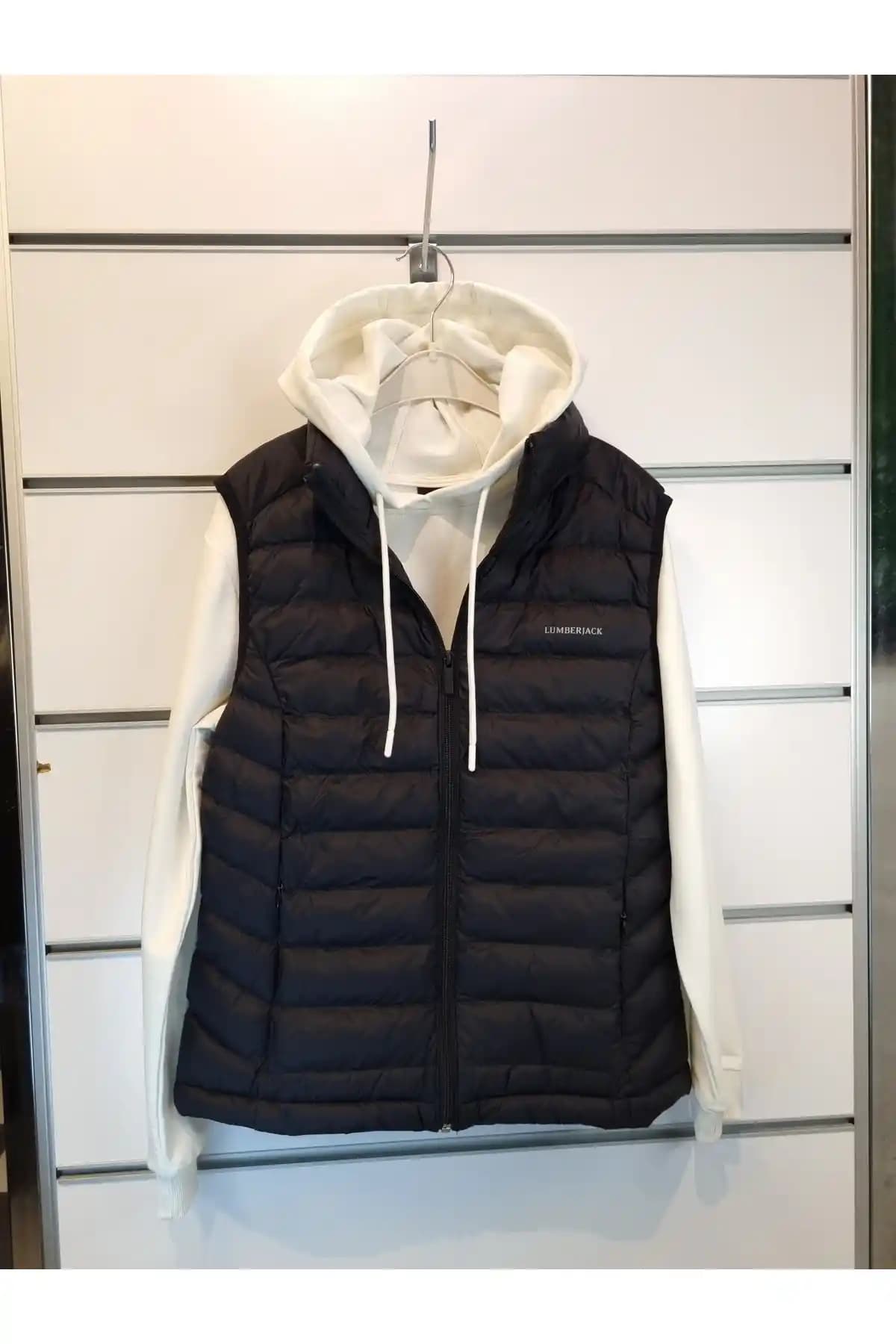 Lumberjack Şişme Yelek: Fonksiyonellik ve Şıklığın Birleşimi Modern Tasarım ve Dayanıklı Malzeme Özellikleriyle